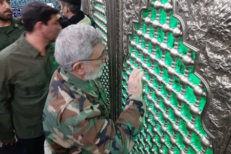 ادای احترام سردار قاآنی به شهدا در امامزاده جعفر(ع) پیشوا+ فیلم