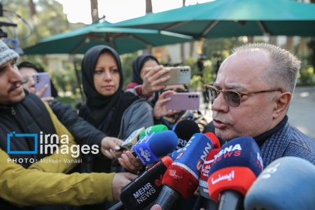 استیضاحکنندگان ایرادی نسبت به عملکرد همتی ندارند/ وزیر اقتصاد مجری مصوبات است استیضاحکنندگان ایرادی نسبت به عملکرد همتی ندارند/ وزیر اقتصاد مجری مصوبات است