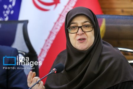 مهاجرانی: با سپردن سیاست به زنان جهان آرامتری خواهیم داشت مهاجرانی: با سپردن سیاست به زنان جهان آرامتری خواهیم داشت