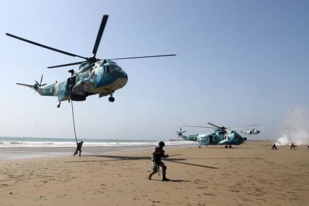 پشتیبانی مناسب و به موقع نیروهای زمینی و هوایی از عملیات نیروی دریایی ارتش پشتیبانی مناسب و به موقع نیروهای زمینی و هوایی از عملیات نیروی دریایی ارتش