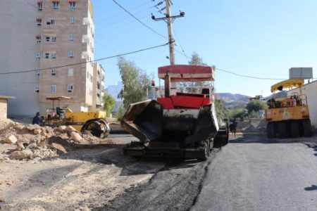 آغاز عملیات زیر سازی و روکش آسفالت منطقه پشت دفتر هواپیمایی