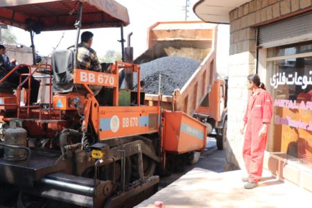 تداوم عملیات اجرایی آسفالت معابر محله کلگه