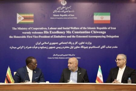 تمایل زیمبابوه برای احداث کارخانه تولید تراکتور توسط ایران تمایل زیمبابوه برای احداث کارخانه تولید تراکتور توسط ایران