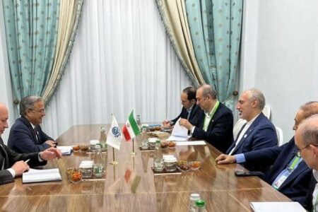 دبیرکل اکو و رییس سازمان برنامه و بودجه بر توسعه ترانزیت منطقهای تاکید کردند دبیرکل اکو و رییس سازمان برنامه و بودجه بر توسعه ترانزیت منطقهای تاکید کردند