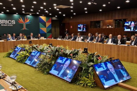 سلاح اتمی در دکترین دفاعی ایران هیچ جایگاهی ندارد سلاح اتمی در دکترین دفاعی ایران هیچ جایگاهی ندارد