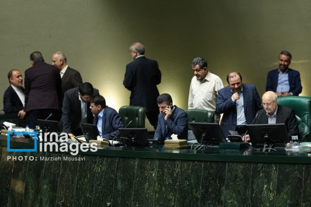 مجلس با فوریت لایحه تغییر ساعت رسمی کشور مخالفت کرد مجلس با فوریت لایحه تغییر ساعت رسمی کشور مخالفت کرد