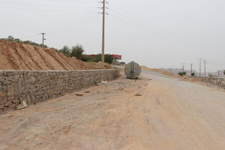 آغاز عملیات تعریض و احداث دیوار حائل ورودی محله شیخ‌مندنی