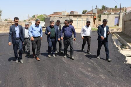 بازدید شهردار و فرماندار مسجدسلیمان از عملیات آسفالت منطقه کولرشاپ