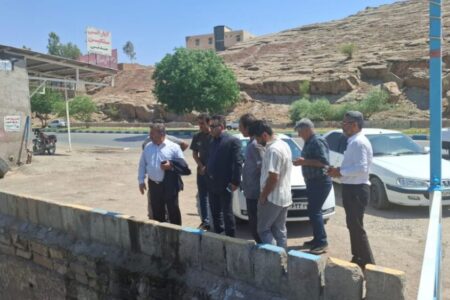 بازدید شهردار و نایب‌رئیس شورای شهر مسجدسلیمان از منطقه ریل‌وی / پیگیری پروژه دیوار حائل و رفع دغدغه‌های ساکنان توسط مدیریت شهری
