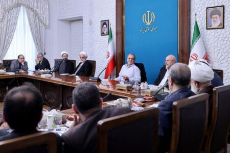 ارائه گزارش نهضت توسعه عدالت آموزشی در شورای انقلاب فرهنگی ارائه گزارش نهضت توسعه عدالت آموزشی در شورای انقلاب فرهنگی