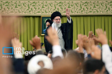 برگزاری مراسم بزرگداشت شهدای خدمت با حضور رهبر انقلاب