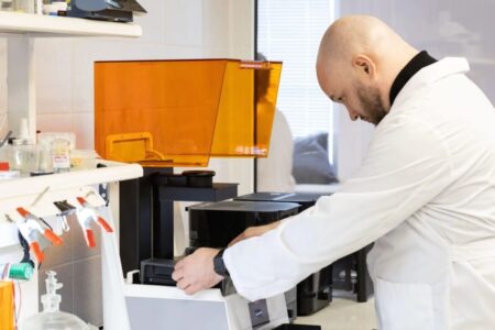 بیش از ۱۳۰ هزار نمونه برداری و آزمون از محصولات تولیدی در سال ۱۴۰۳ بیش از ۱۳۰ هزار نمونه برداری و آزمون از محصولات تولیدی در سال ۱۴۰۳