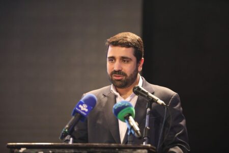 دبیر شورای عالی فضای مجازی کشور نسبت به خسارات جبران ناپذیر هوش مصنوعی هشدار داد دبیر شورای عالی فضای مجازی کشور نسبت به خسارات جبران ناپذیر هوش مصنوعی هشدار داد