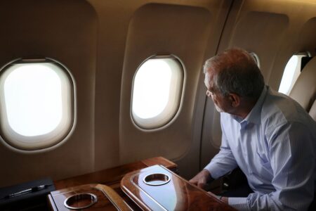 رئیس دولت وفاق در کنار مردم و پایدار به عهد رئیس دولت وفاق در کنار مردم و پایدار به عهد