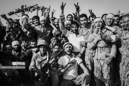 سوم خرداد نماد پایداری و پیروزی مردم در برابر استکبار است سوم خرداد نماد پایداری و پیروزی مردم در برابر استکبار است