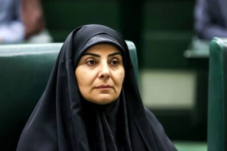 عملکرد فرزانه صادق در وزارت راه مثبت است/ تعامل کمیسیون عمران با خانم وزیر