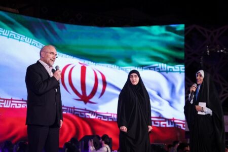 قالیباف از دختران شهدای مقاومت و خدمت تجلیل کرد قالیباف از دختران شهدای مقاومت و خدمت تجلیل کرد