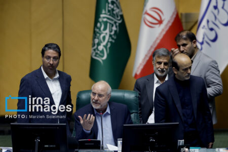 قالیباف: شورای عالی امنیت ملی به صورت مکتوب اعلام کرده قانون حجاب ابلاغ نشود قالیباف: شورای عالی امنیت ملی به صورت مکتوب اعلام کرده قانون حجاب ابلاغ نشود