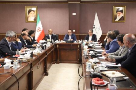 لزوم تمرکز معاونت‌های اقتصادی مناطق بر جذب سرمایه‌گذار و بهبود فضای کسب و کار