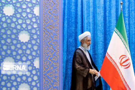 نماز جمعه تهران به امامت آیتالله صدیقی اقامه میشود نماز جمعه تهران به امامت آیتالله صدیقی اقامه میشود