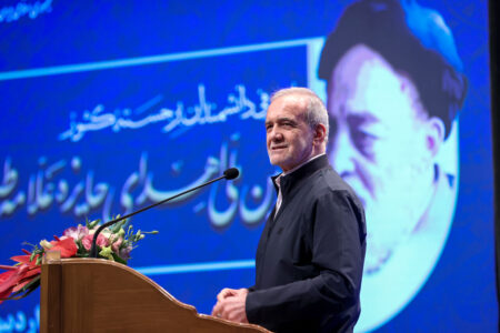 پزشکیان: در دنیای امروز همه مشکلات راه حل دارند پزشکیان: در دنیای امروز همه مشکلات راه حل دارند