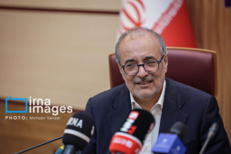 پیگیر افزایش سود صندوق توسعه ملی هستیم/نمی توان وارد بنگاهداری شد