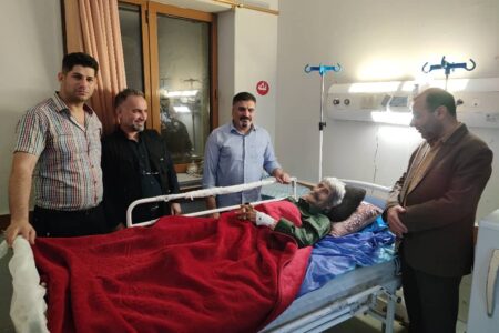 عیادت رئیس اداره فرهنگ و ارشاد مسجدسلیمان و جمعی از فعالین فرهنگی و رسانه ای از چهره برجسته ساز و موسیقی بختیاری استاد نورالله مومن نژاد