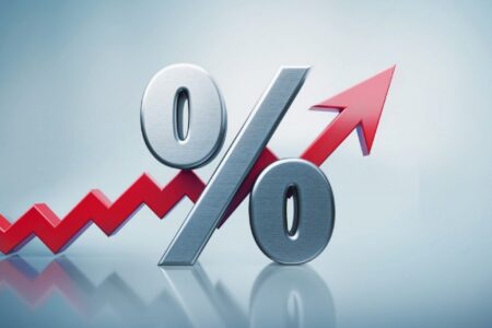 سایه ریسک‌های اقتصادی بر سر نرخ سود
