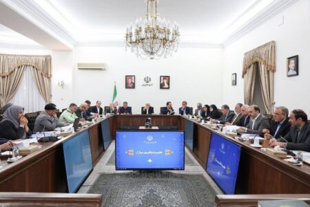 عارف: شاخص تورم در ماههای گذشته وضعیت خوبی نسبت به ماههای پیش از آن داشته است عارف: شاخص تورم در ماههای گذشته وضعیت خوبی نسبت به ماههای پیش از آن داشته است