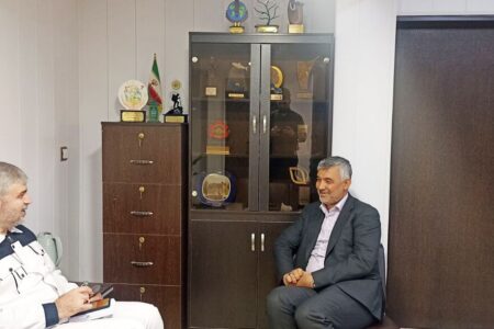 مدیرکل محیط زیست: تقویت مدیریت سبز در هرمزگان بدون نگاه بازدارنده به صنعت را دنبال میکنیم مدیرکل محیط زیست: تقویت مدیریت سبز در هرمزگان بدون نگاه بازدارنده به صنعت را دنبال میکنیم