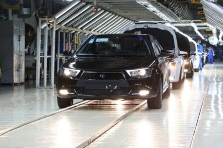 معاون وزیر صمت: تولید خودرو بدون عرضه مصداق احتکار است / هیچ شرکتی حق افزایش قیمت ندارد