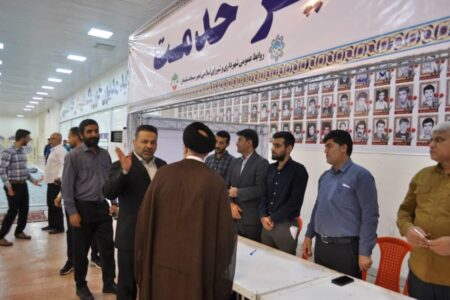 برپایی میز خدمت و ایستگاه صلواتی شهرداری مسجدسلیمان در مصلی نماز جمعه