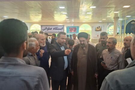 آغاز هفته وحدت با تجدید میثاق شهردار مسجدسلیمان با شهدا و برپایی میز خدمت در مصلی