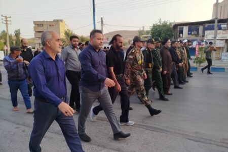 حضور شهردار مسجدسلیمان به همراه عضو شورای شهر و معاونت خدمات شهری در پیاده‌روی جاماندگان اربعین