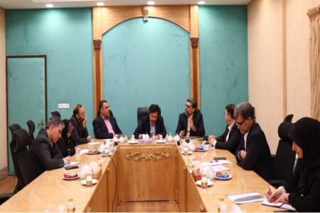 تأکید حسین زاده بر احیای واحدهای تولیدی با هم‌افزایی دستگاه‌ها