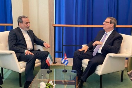 دیدار عراقچی با وزیر خارجه کوبا