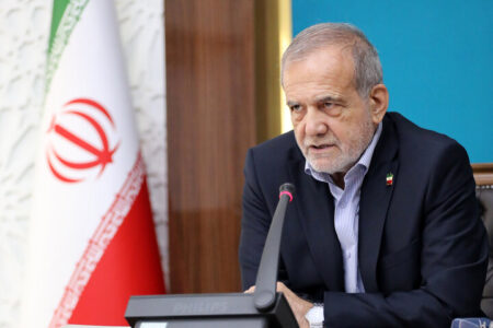 رئیسجمهور: رهنمودهای رهبر انقلاب مسئولیت دولت را سنگینتر میکند رئیسجمهور: رهنمودهای رهبر انقلاب مسئولیت دولت را سنگینتر میکند