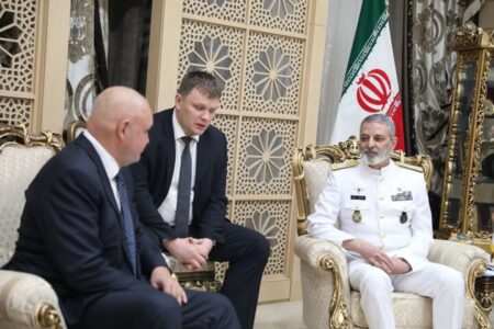 سرلشکر موسوی: ایران دیپلماسی و مذاکره را بهترین روش حل مشکلات می داند سرلشکر موسوی: ایران دیپلماسی و مذاکره را بهترین روش حل مشکلات می داند