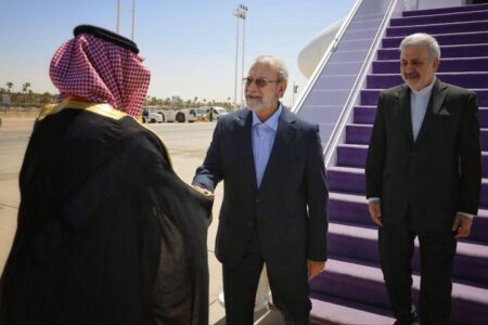 لاریجانی به عربستان سفر کرد لاریجانی به عربستان سفر کرد