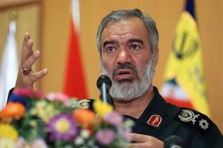 همزبانی و عمل به تکلیف الهی؛ رمز ایستادگی در برابر استکبار همزبانی و عمل به تکلیف الهی؛ رمز ایستادگی در برابر استکبار