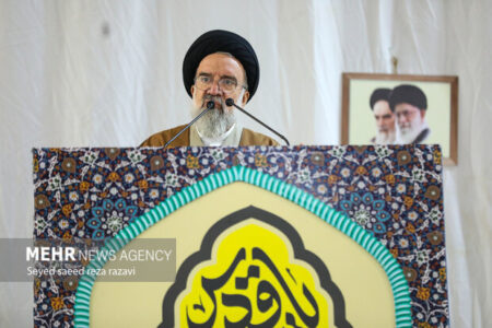 آیت الله خاتمی: لحظه غفلت از یاد خدا، لحظه حضور شیطان است آیت الله خاتمی: لحظه غفلت از یاد خدا، لحظه حضور شیطان است