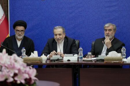 برگزاری نشست کمیسیون امنیت ملی و سیاست خارجی مجلس با وزیر امور خارجه برگزاری نشست کمیسیون امنیت ملی و سیاست خارجی مجلس با وزیر امور خارجه