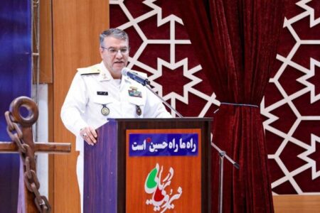 دریادار مقدم: دیپلماسی دریایی کلید امنیت منطقهای است دریادار مقدم: دیپلماسی دریایی کلید امنیت منطقهای است