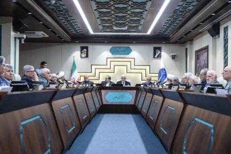 عارف: برنامه هشتم توسعه باید بر مبنای تفکر علمی فرهنگستانها تدوین شود عارف: برنامه هشتم توسعه باید بر مبنای تفکر علمی فرهنگستانها تدوین شود