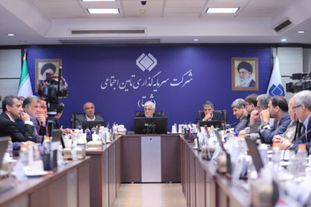 عارف: کل بودجه کشور با تداوم کارایی پایین نیروها، صرف حقوق خواهد شد عارف: کل بودجه کشور با تداوم کارایی پایین نیروها، صرف حقوق خواهد شد