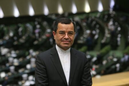 احمدی : وضعیت عفاف و حجاب نابسامان است؛ با مسببان برهنگی برخورد شود احمدی : وضعیت عفاف و حجاب نابسامان است؛ با مسببان برهنگی برخورد شود