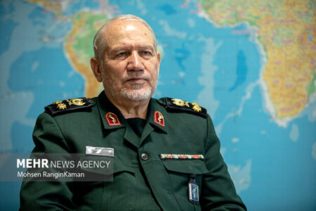 سرلشکر صفوی: شهیدان باقری و رشید الگوی تلفیق علم و عمل بودند سرلشکر صفوی: شهیدان باقری و رشید الگوی تلفیق علم و عمل بودند