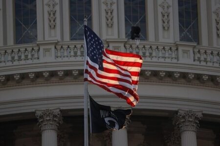 سرگردانی صدها هزار مسافر با لغو یا تاخیر هزاران پرواز در آمریکا سرگردانی صدها هزار مسافر با لغو یا تاخیر هزاران پرواز در آمریکا