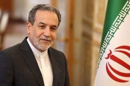 عراقچی: ظرفیتهای زیرساختی همدان به تقویت دیپلماسی اقتصادی کمک میکند عراقچی: ظرفیتهای زیرساختی همدان به تقویت دیپلماسی اقتصادی کمک میکند