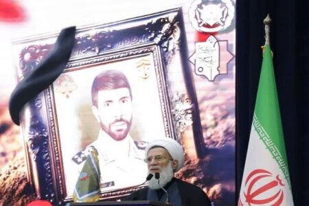 ملت ایران در ۸ سال دفاع مقدس با تکیه بر مبانی قرآنی به پیروزی رسید ملت ایران در ۸ سال دفاع مقدس با تکیه بر مبانی قرآنی به پیروزی رسید